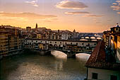 Firenze - Veduta sul Ponte Vecchio dal Corridoio sull'Arno degli Uffizi. 